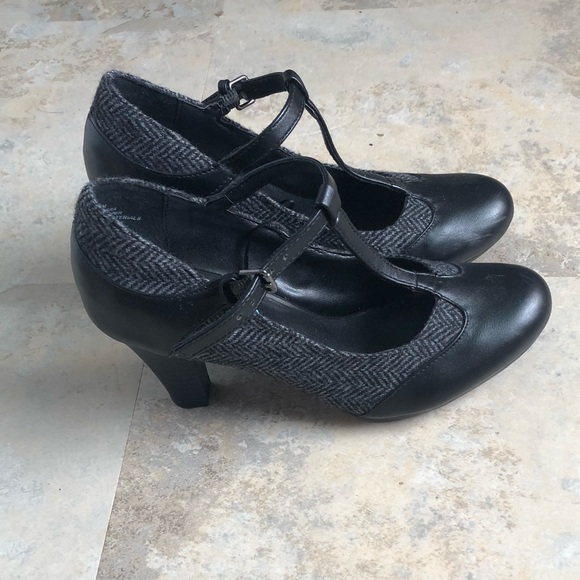 Black, professional, low heel - Picture 2 of 6